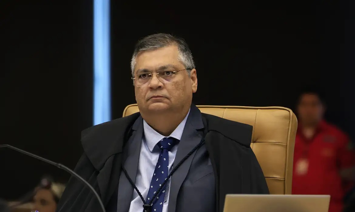 O ministro do Supremo Tribunal Federal (STF) Flávio Dino afirmou que o país vive uma "pandemia de incêndios florestais.