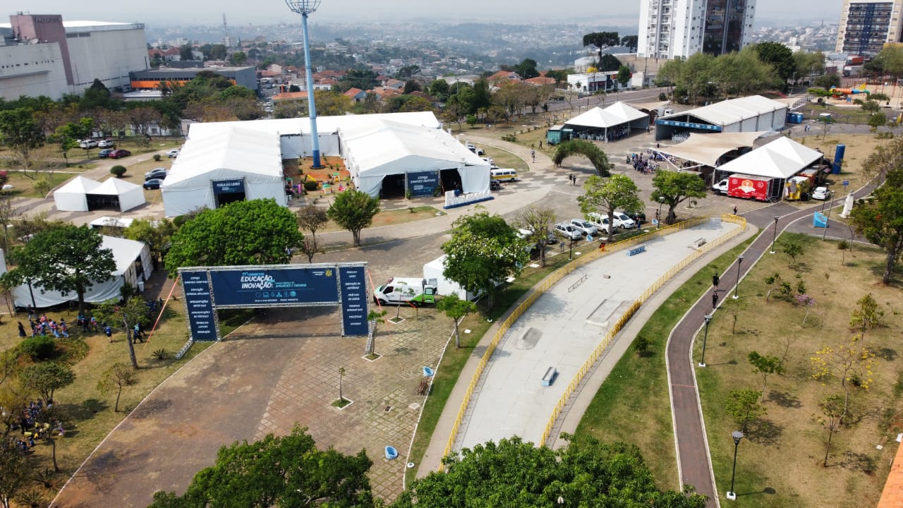 As atividades estão ocorrendo no Parque Ambiental, no Centro de Ponta Grossa