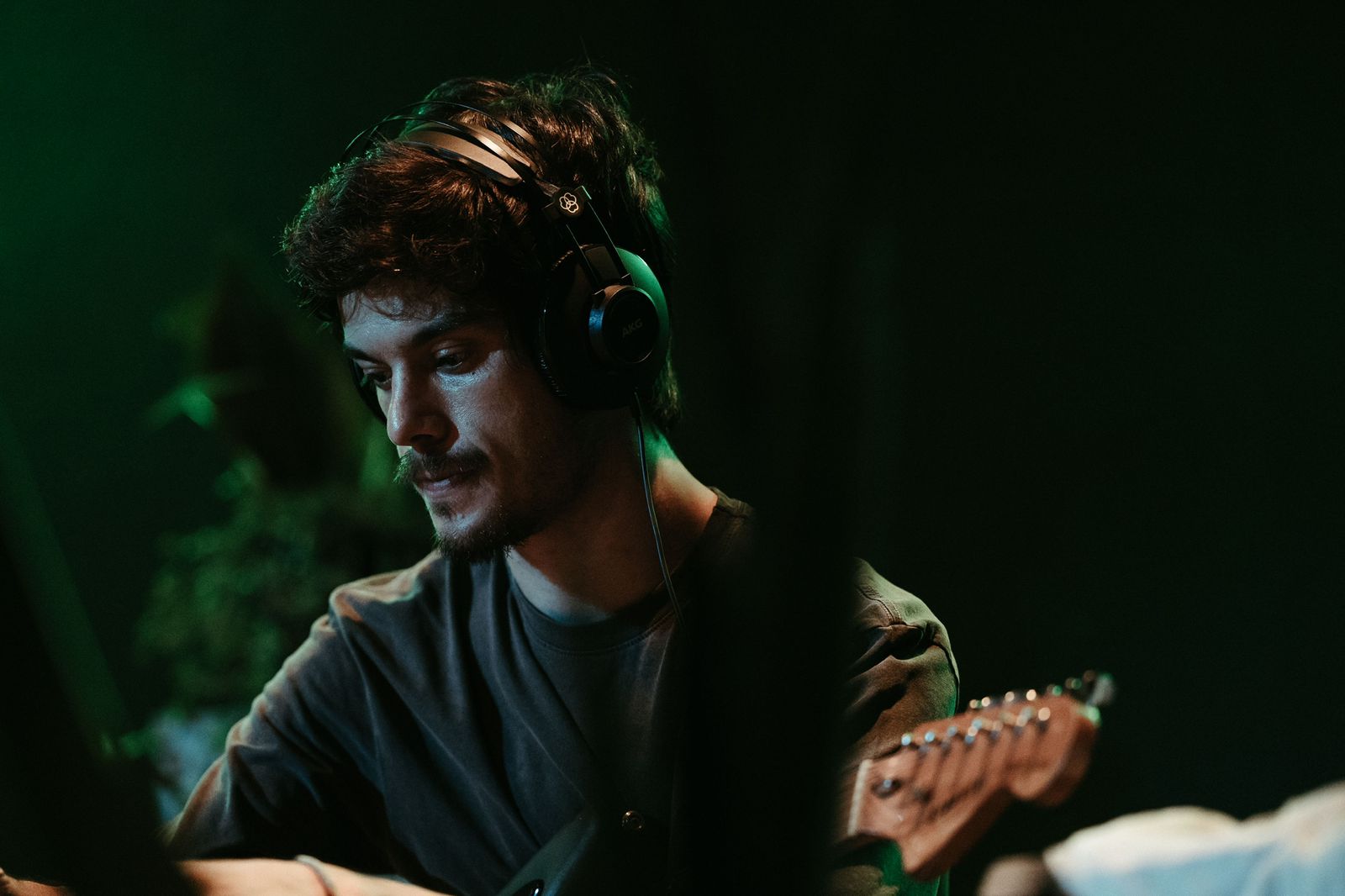 O produtor musical Matheus Stiirmer, detalha como foi a produção do álbum.