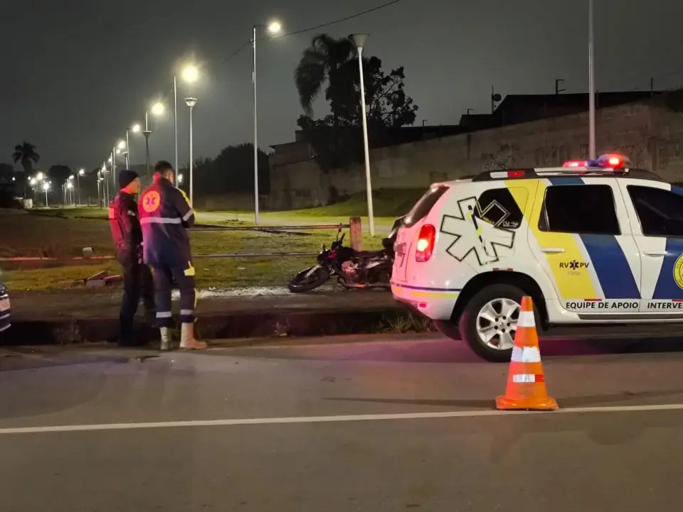 Os socorristas fizeram as manobras de reanimação, mas o rapaz não resistiu