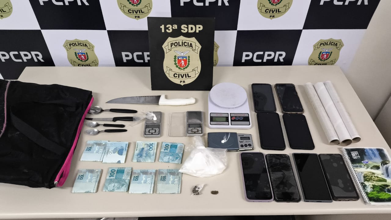 Uma ação da Polícia Civil apreendeu cocaína e prendeu três suspeitos de tráfico de drogas, na manhã desta terça-feira (27), no bairro 31 de Março, em Ponta Grossa