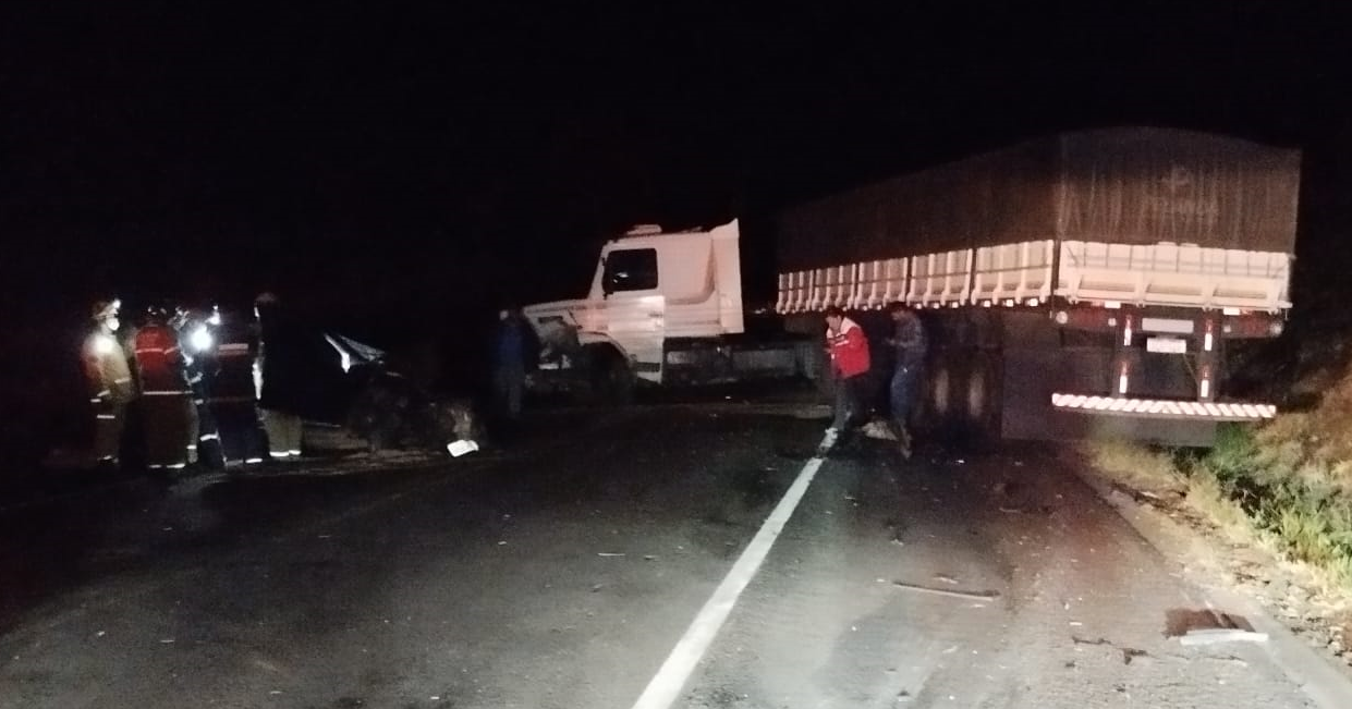 Colisão frontal aconteceu no começo da noite dessa terça-feira (27)