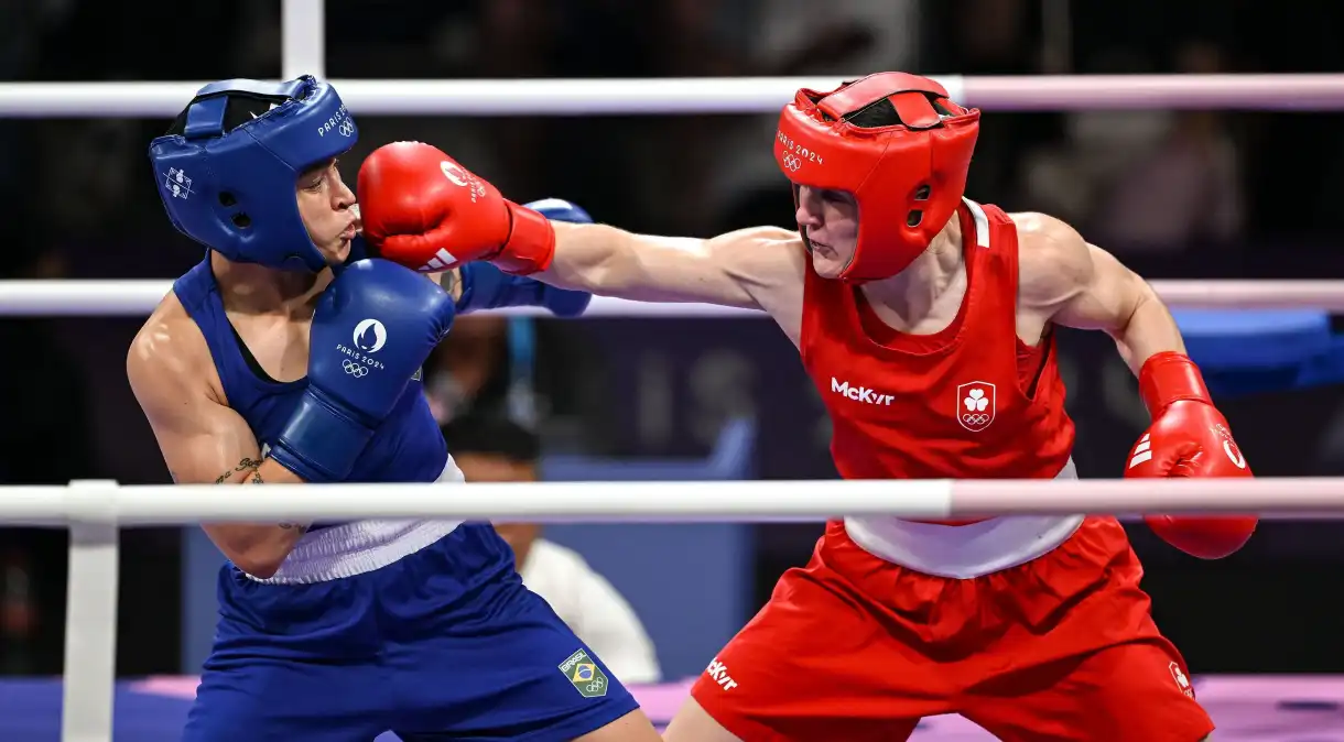 Kellie Harrington venceu Bia Ferreira na semifinal do boxe