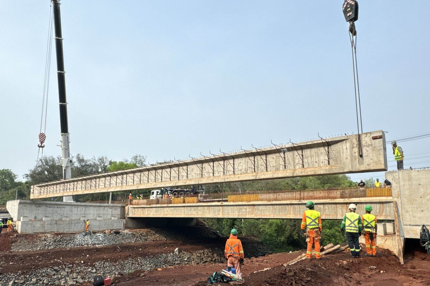 Agora serão lançadas as vigas do novo viaduto do km-3