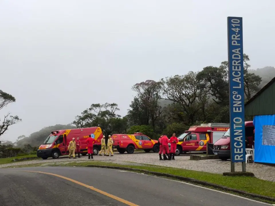 Ao todo, 11 bombeiros foram acionados para efetuarem buscas no local