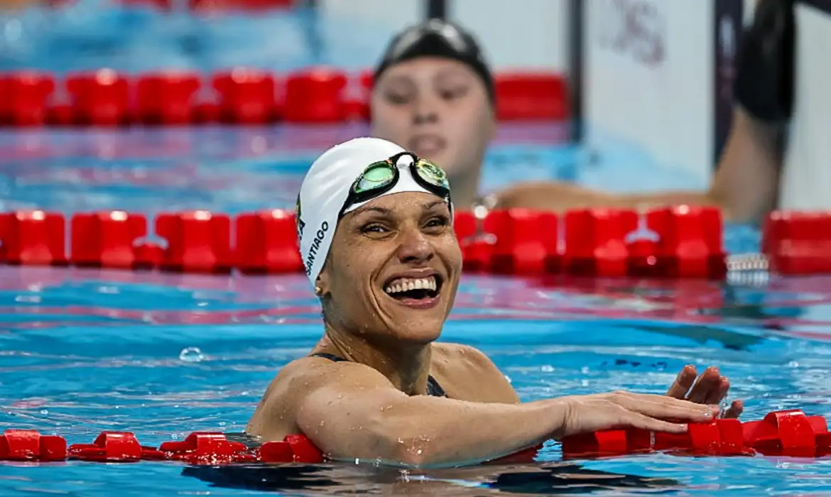 Pernambucana faturou 2º ouro em Paris nos 50m livre da natação