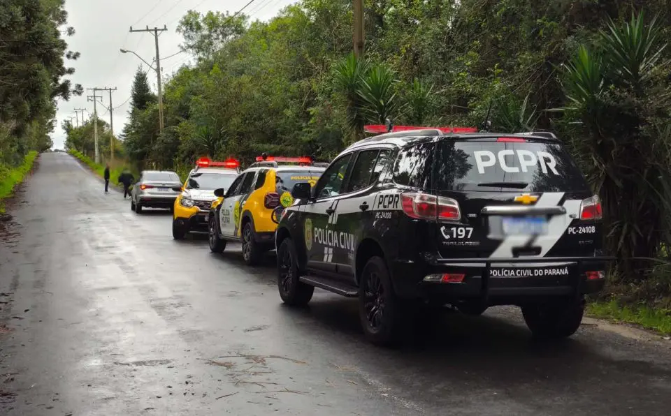 A Polícia Civil irá investigar e tentar encontrar quem foi o responsável por abandonar o feto no local