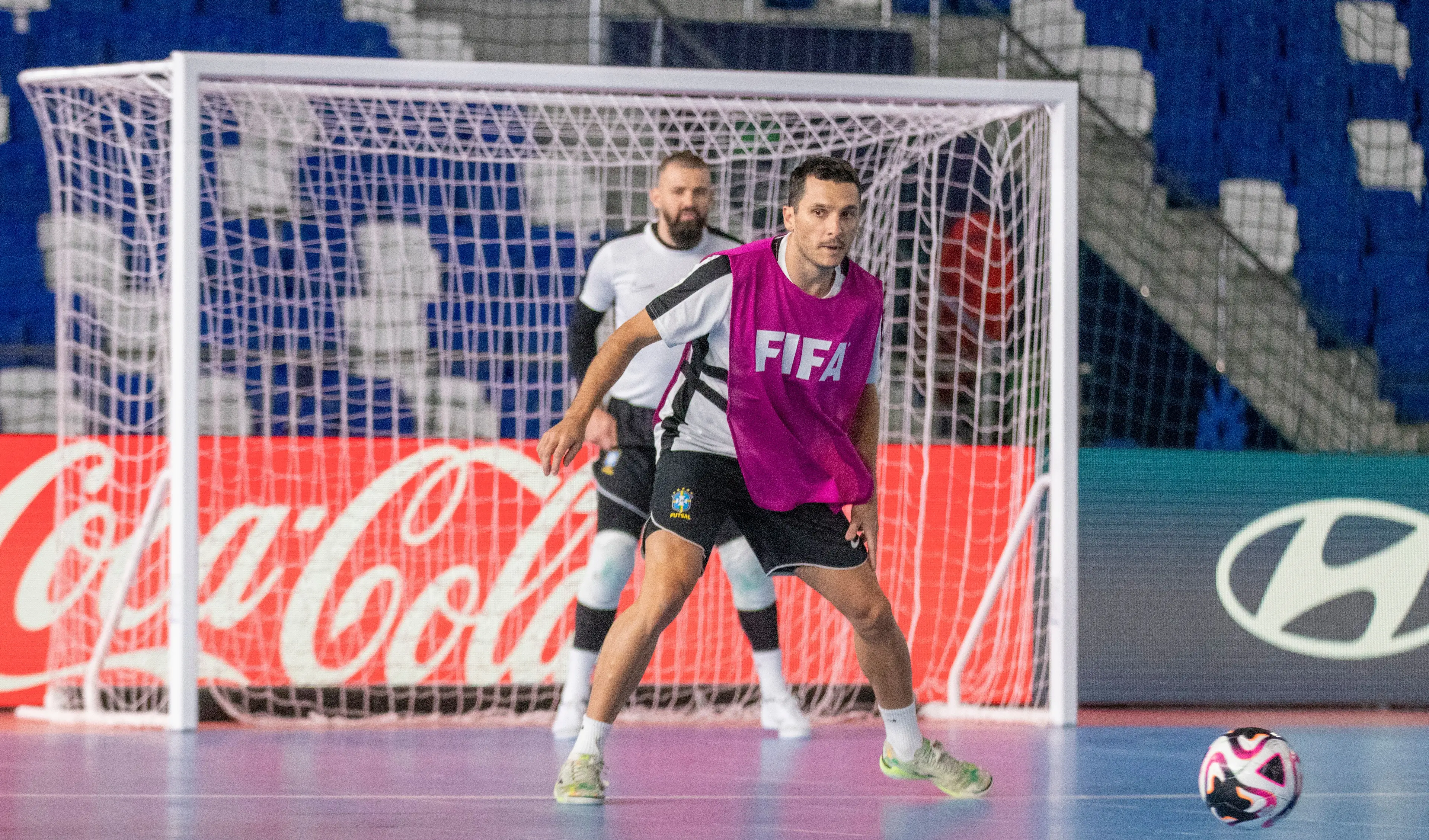 A Seleção Brasileira de Futsal realizou nesta sexta-feira (13) o último treino antes da estreia na Copa do Mundo