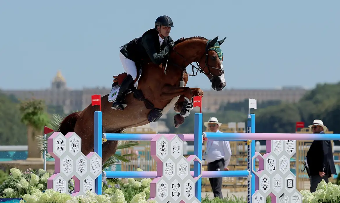 Os cavaleiros brasileiros ficaram entre os 30 melhores colocados na semifinal de salto individual do hipismo