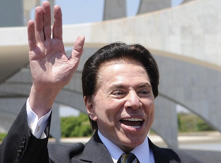 Luiz Inácio Lula da Silva decretou luto oficial de três dias no Brasil pela morte do apresentador e empresário Silvio Santos