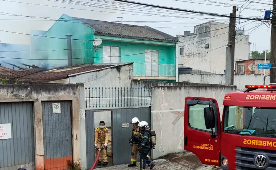 O Corpo de Bombeiros foi chamado, e até uma ambulância chegou a ser acionada