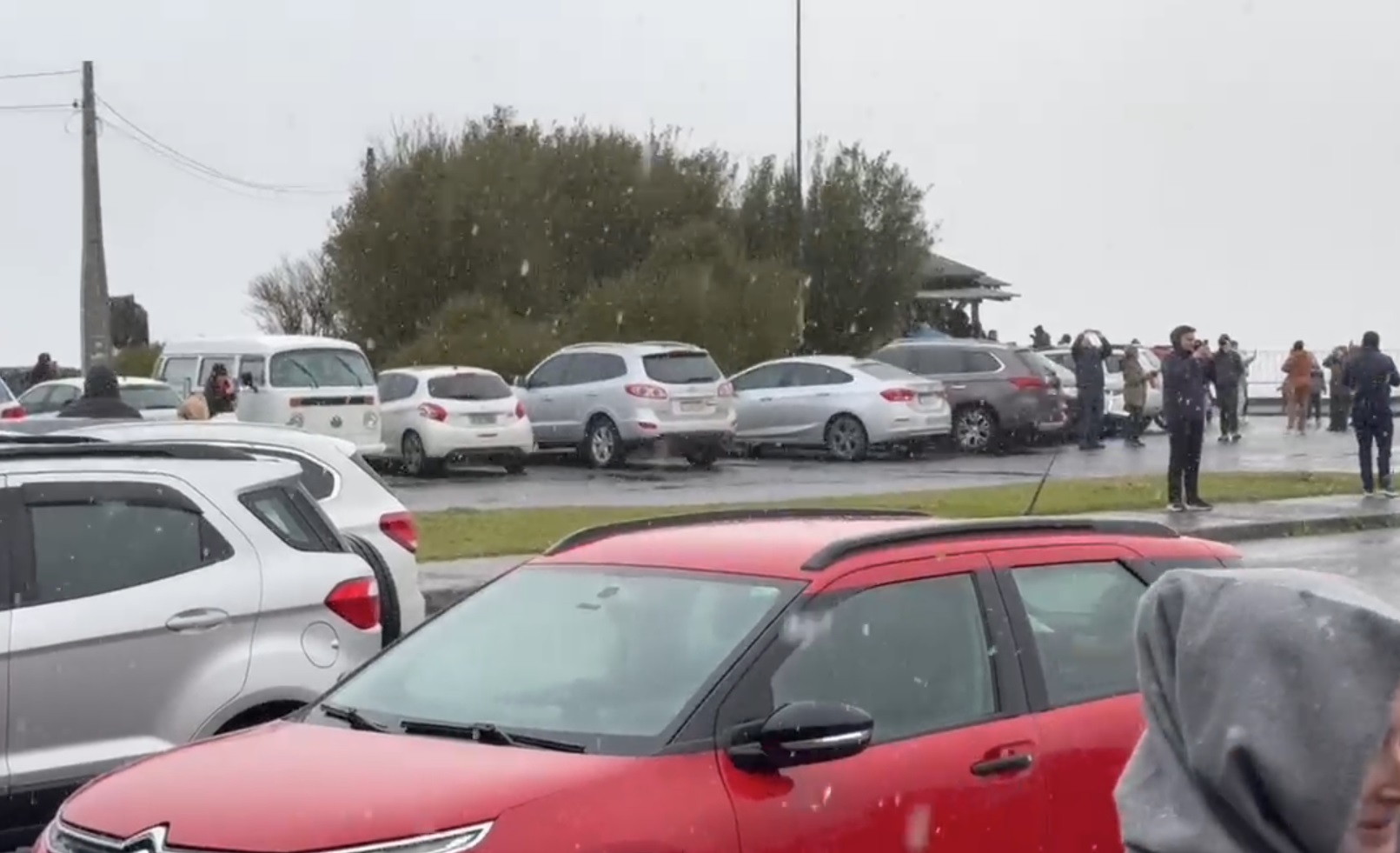 Queda de neve foi registrada na serra catarinense nesse sábado