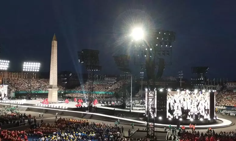 O evento foi realizado pela primeira vez na história fora de um estádio