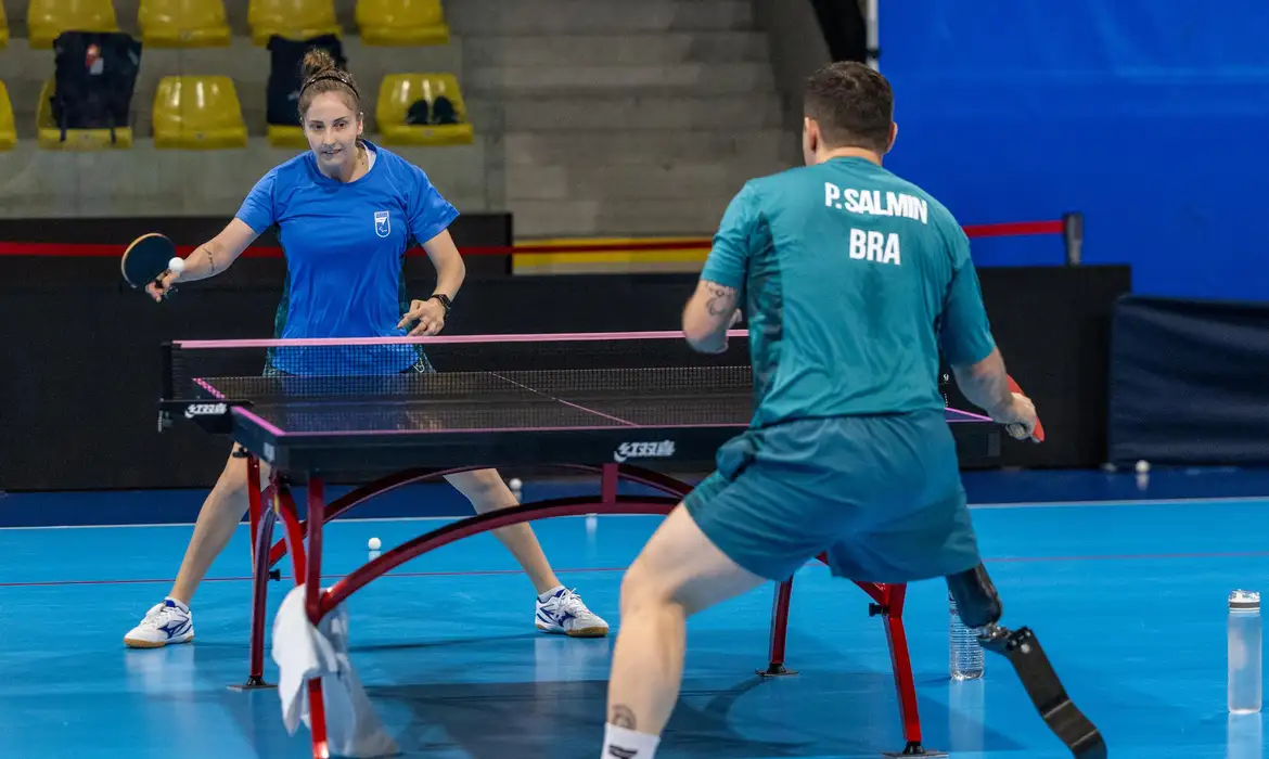 Bruna Alexandre tornou-se a primeira brasileira a participar de Jogos Olímpicos e Paralímpicos