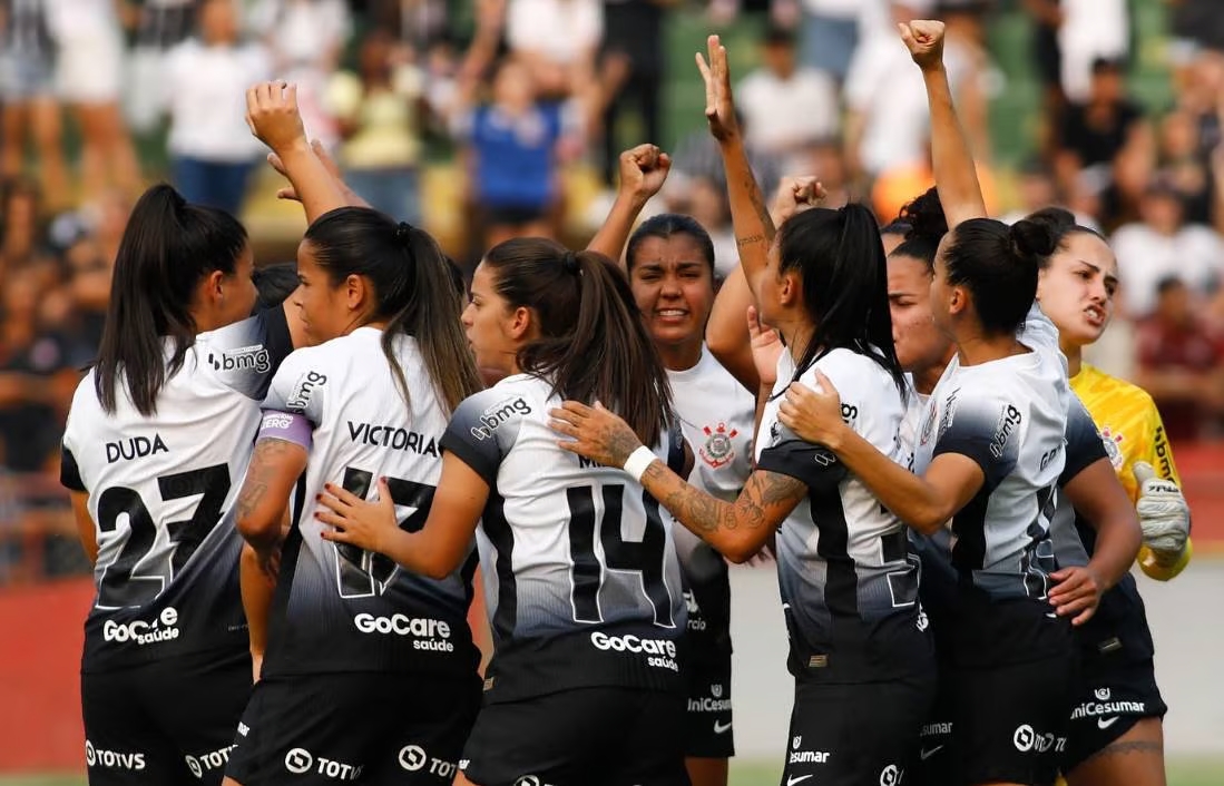 Corinthians bateu o São Paulo na Neo Química Arena, neste domingo, e conquistou o título