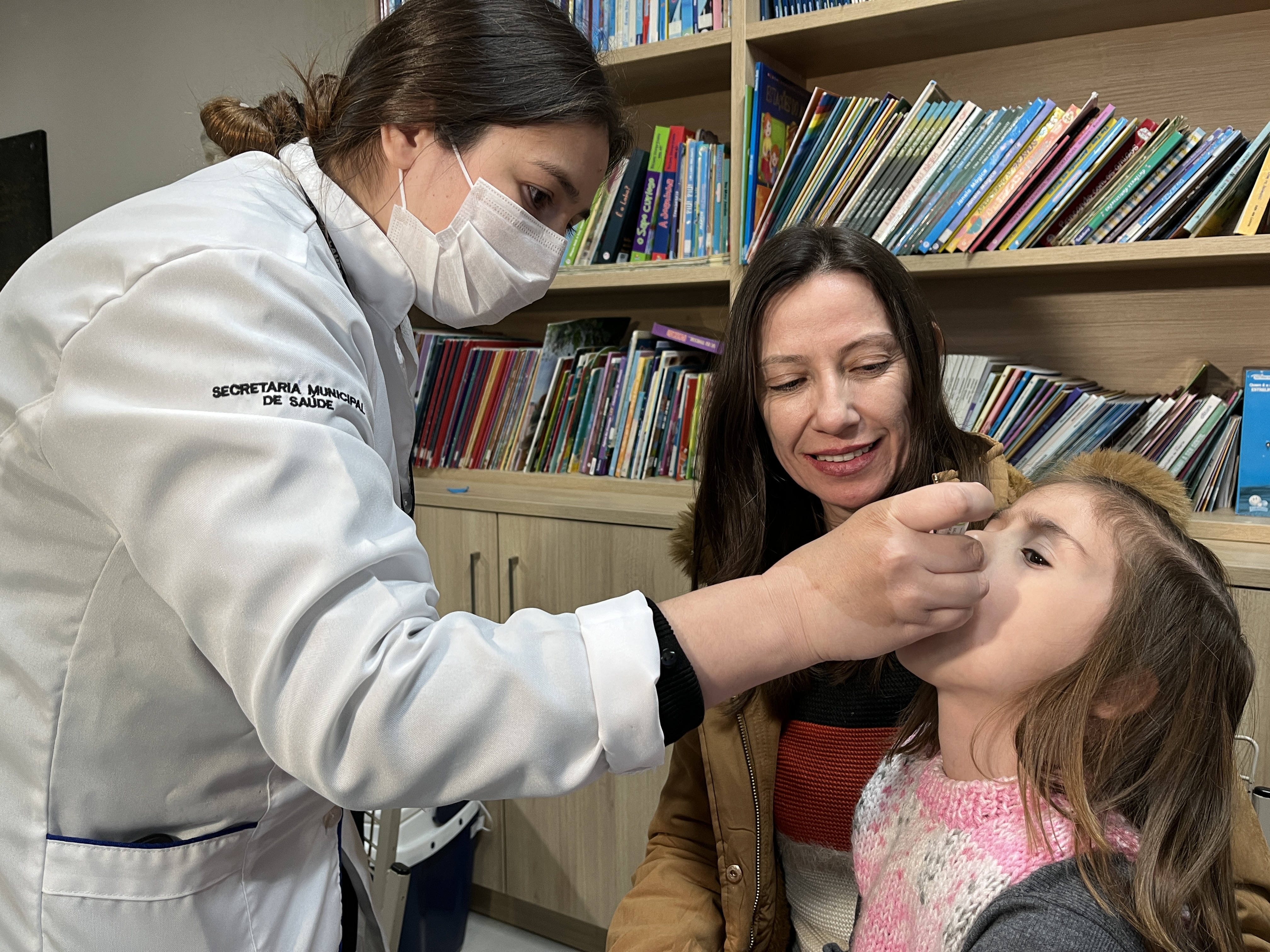 Com mais de 160 mil doses aplicadas, Paraná divulga novo balanço da força-tarefa de vacinação nas escolas