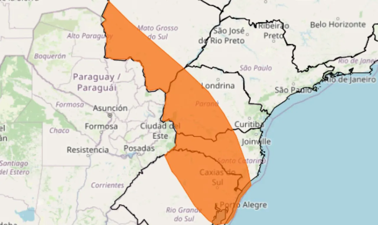 Os riscos potenciais desse alerta são: chuva entre 30 e 60 mm/h e queda de granizo