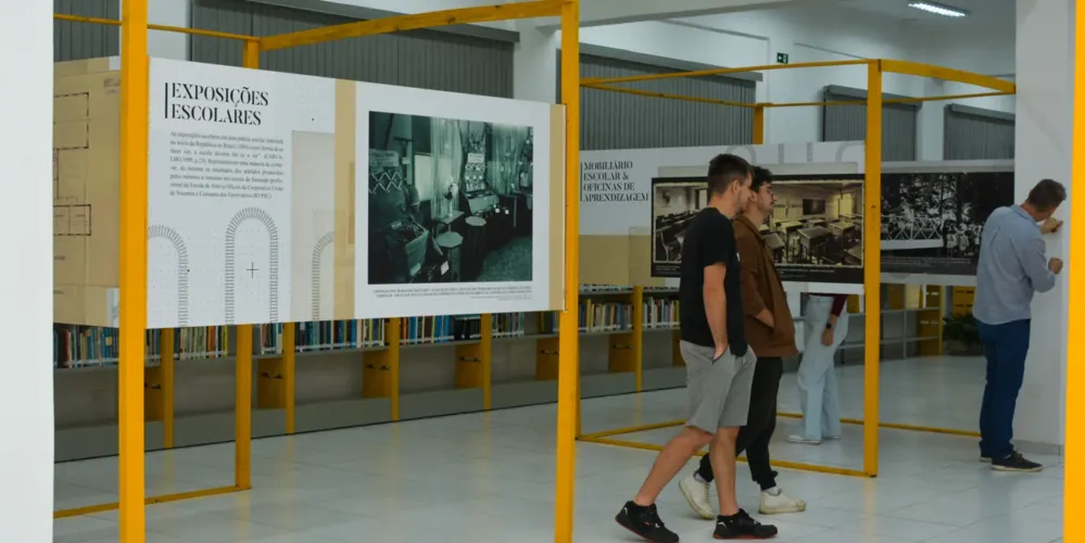 Fruto da tese de doutorado da professora Vânia Mara Pereira Machado, a coleção traz uma série de imagens históricas das escolas profissionais ferroviárias vinculadas à Rede de Viação Paraná-Santa Catarina
