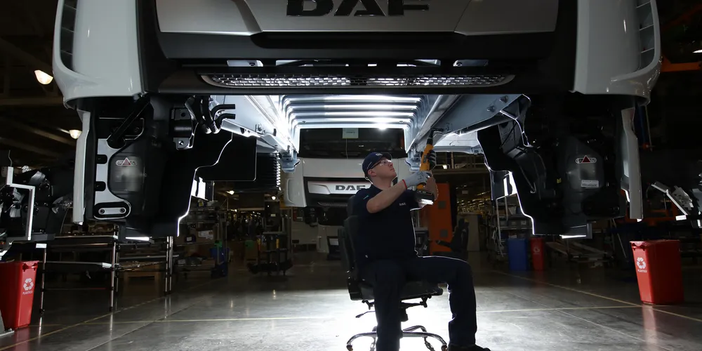 A indústria criou 146 vagas em agosto e mais de 900 novas oportunidades em um ano