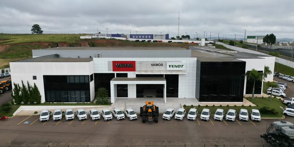 O Grupo manteve a marca Valtra na cidade e passou a oferecer a marca Fendt para a região