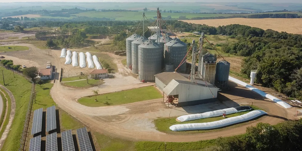As indústrias de grãos de Tibagi são umas das maiores de todo o Paraná.