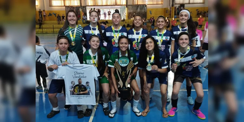 A Associação dos Municípios dos Campos Gerais (AMCG) promoveu no último domingo (29), na cidade de Palmeira, mais uma etapa do Desafio de Futsal