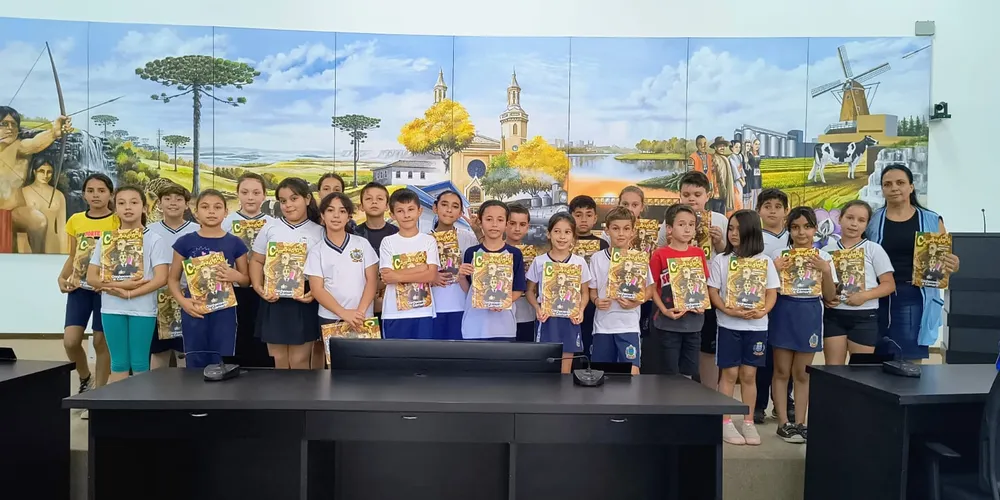 Educandos puderam realizar visita à Câmara Municipal