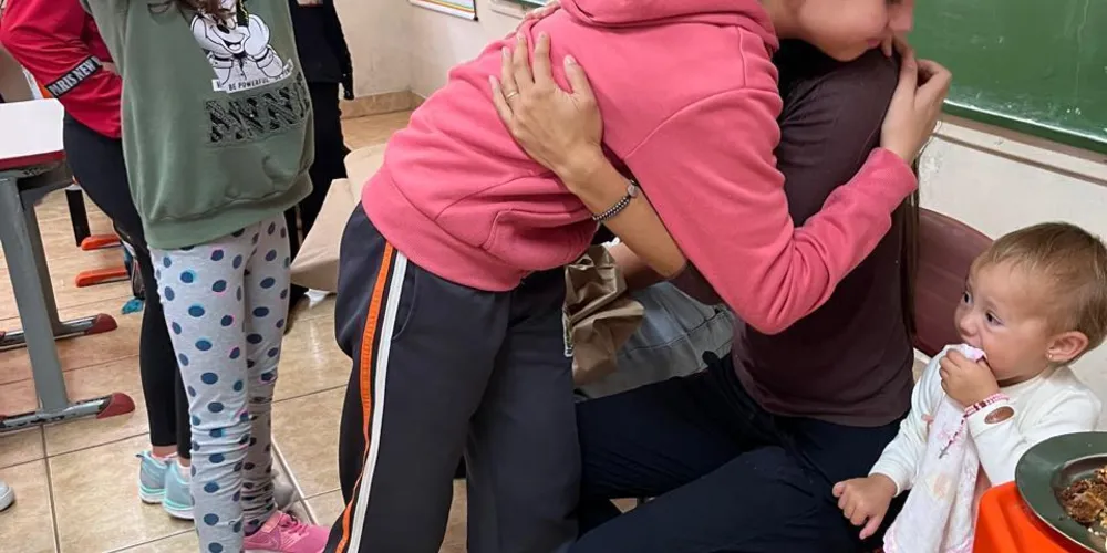 Pais se emocionaram com linda homenagem em sala