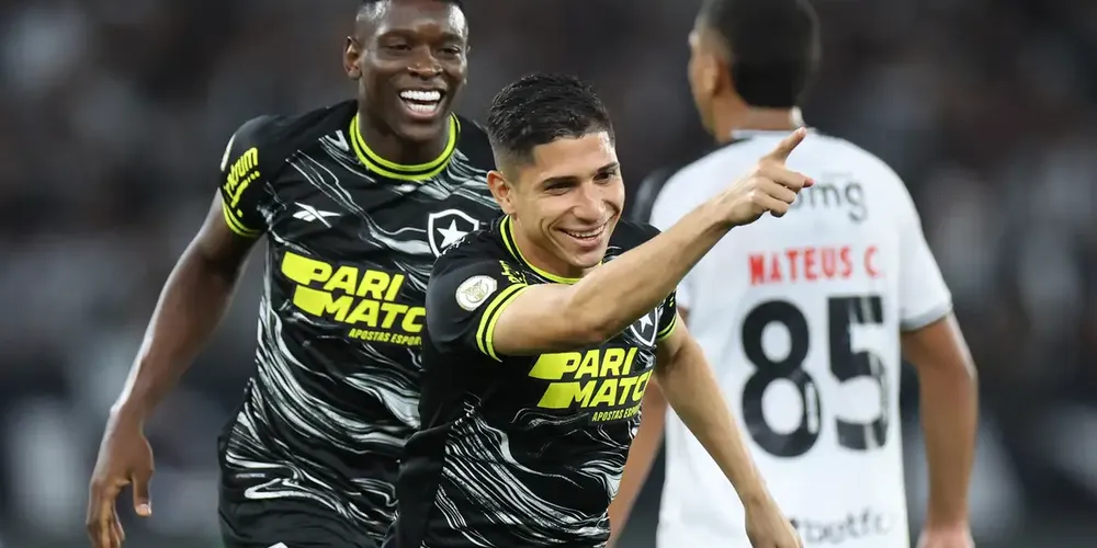 Botafogo vence Vasco por 3 a 0