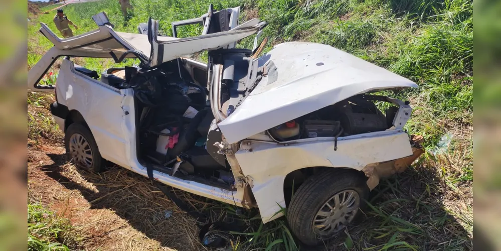 As três pessoas que morreram estavam em um Fiat Uno