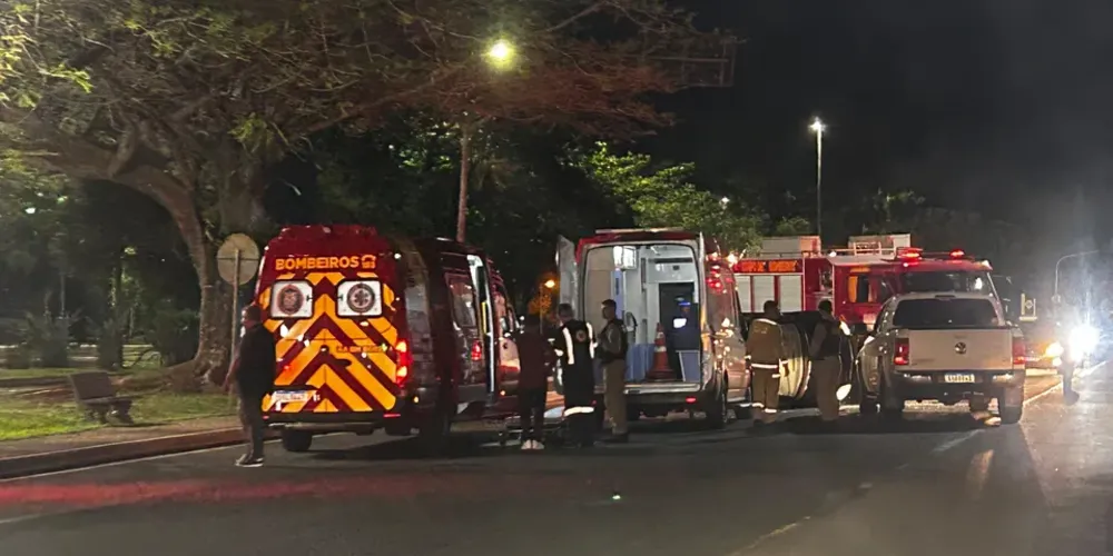 Acidente ocorreu em Arapongas. No veículo que capotou estavam quatro pessoas