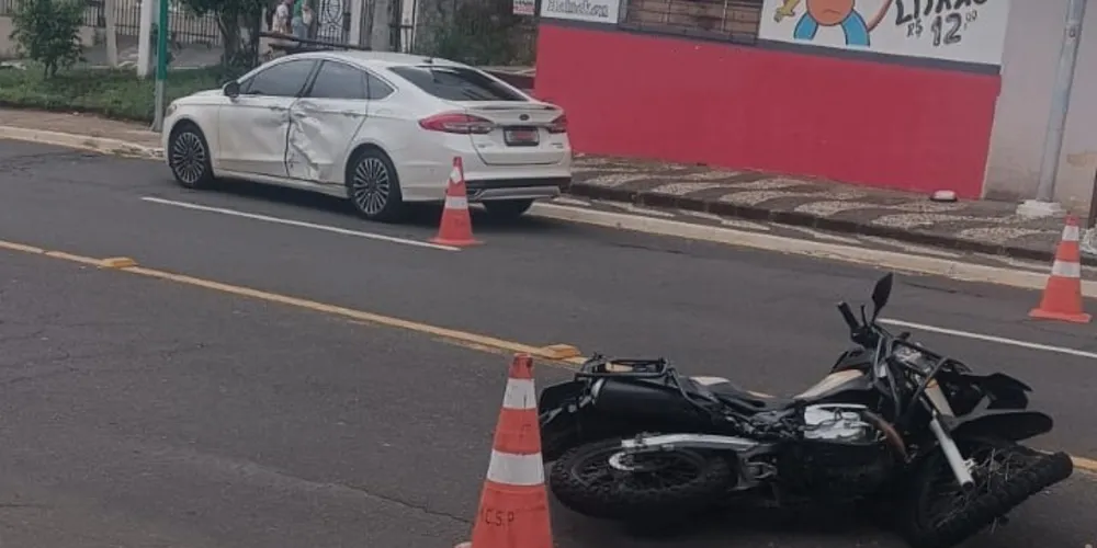 Agentes de Trânsito estiveram no local para sinalizar a via