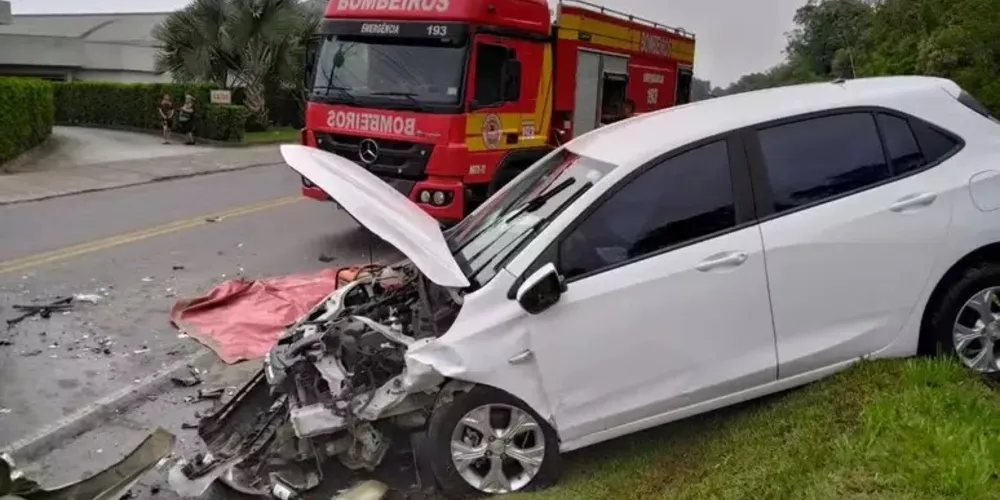 Colisão aconteceu na Rodovia Jorge Lacerda, em Criciúma