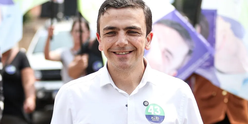 Aliel Machado (PV) apresenta o projeto 'Merenda Todo Dia' que prevê um cartão de crédito no valor de R$ 200 reais para as famílias