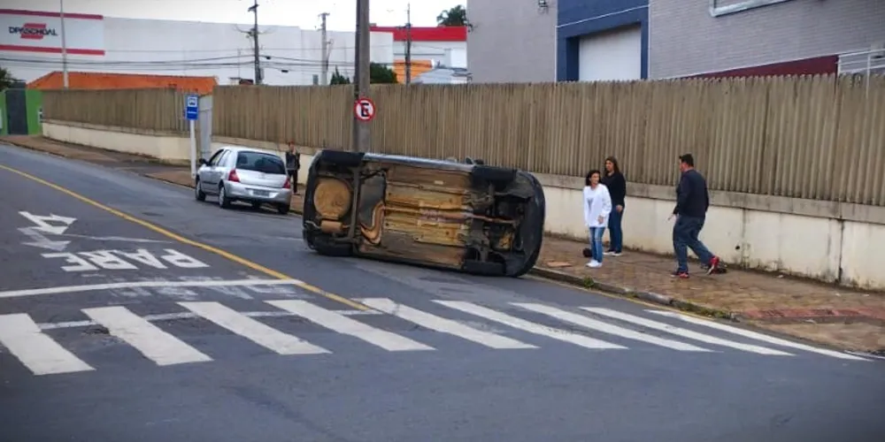 Acidente aconteceu no início da tarde desta sexta-feira (22)