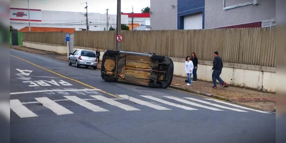 Acidente aconteceu no início da tarde desta sexta-feira (22)