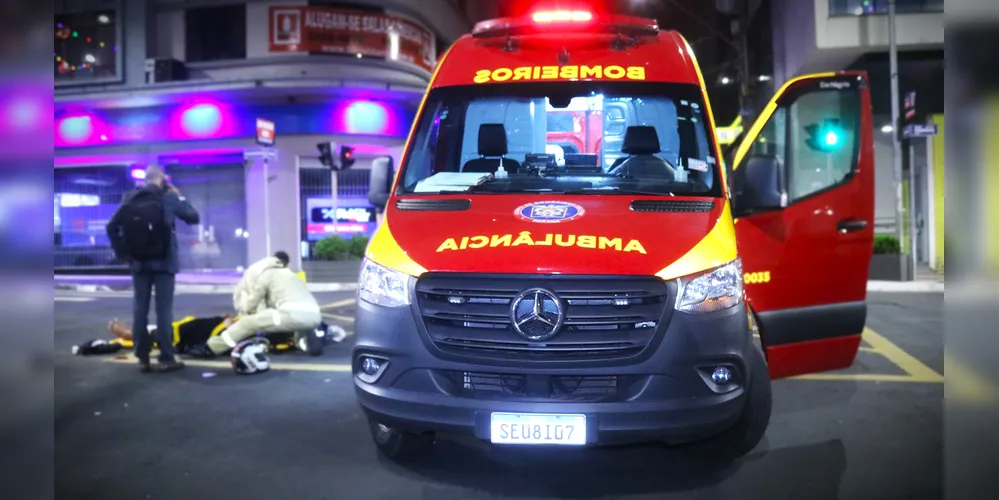 Equipes do Corpo de Bombeiros (Siate) realizaram os primeiros atendimentos