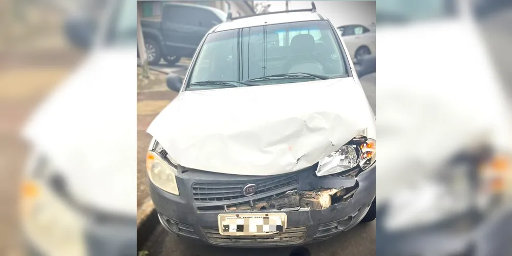 Fiat Strada ficou danificada na parte da frente