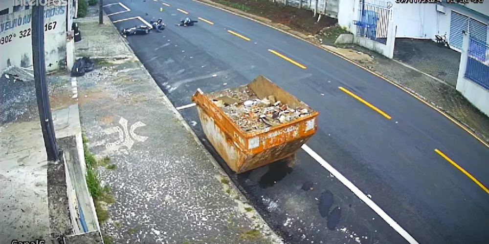 Acidente aconteceu na rua Coronel Generoso Martins de Araújo