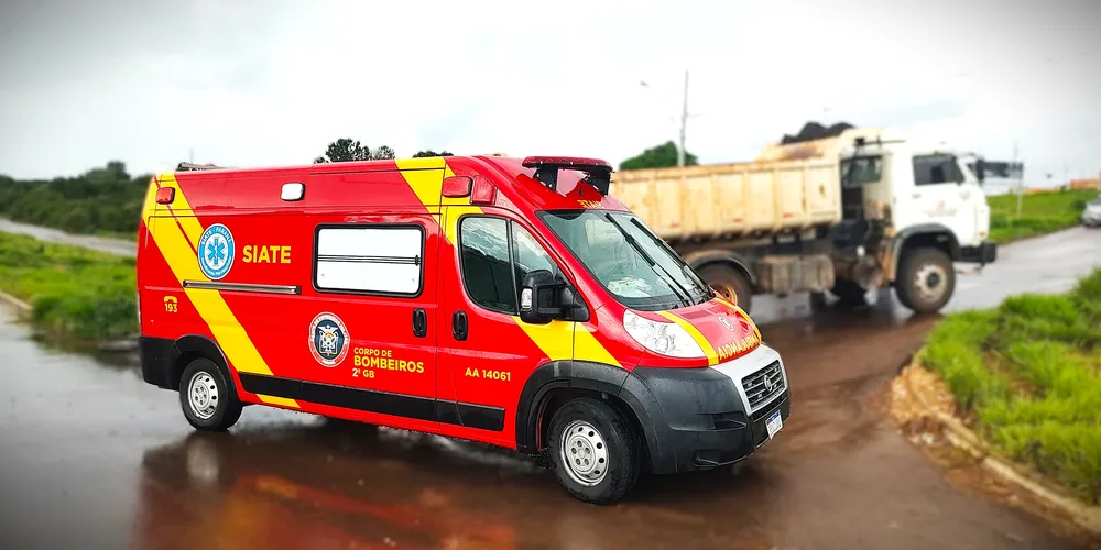Equipes do Corpo de Bombeiros e do Samu foram acionadas para o local da ocorrência