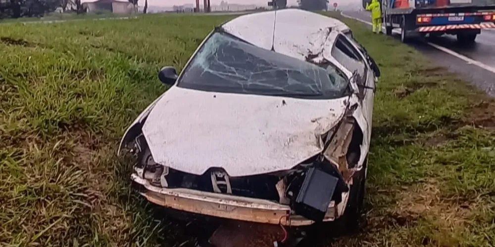 Carro envolvido na situação teve vários estragos