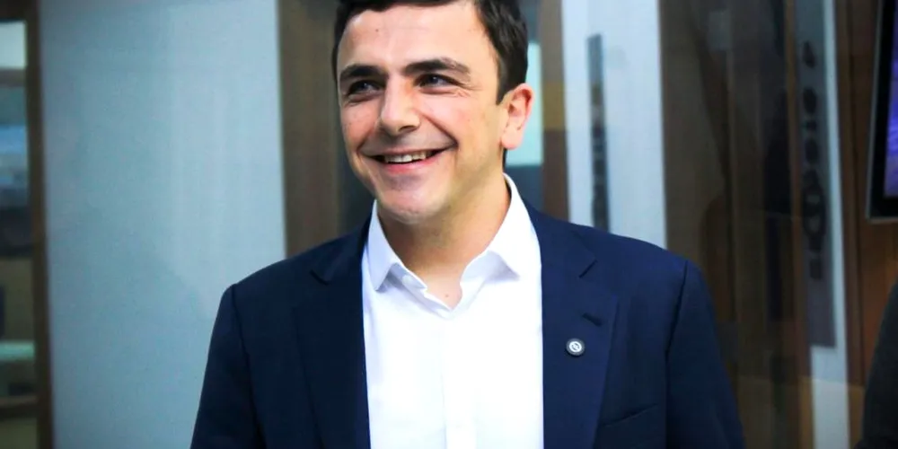 Deputado federal de Ponta Grossa, Aliel Machado fez o comunicado nas redes sociais