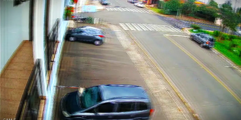 Câmera de segurança registrou o momento do acidente