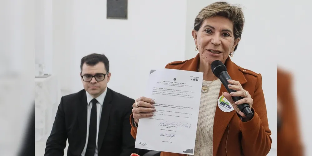 Elizabeth Schmidt (União) relembrou assinatura do termo do Pacto pela Paz, estabelecido no 2º turno das eleições