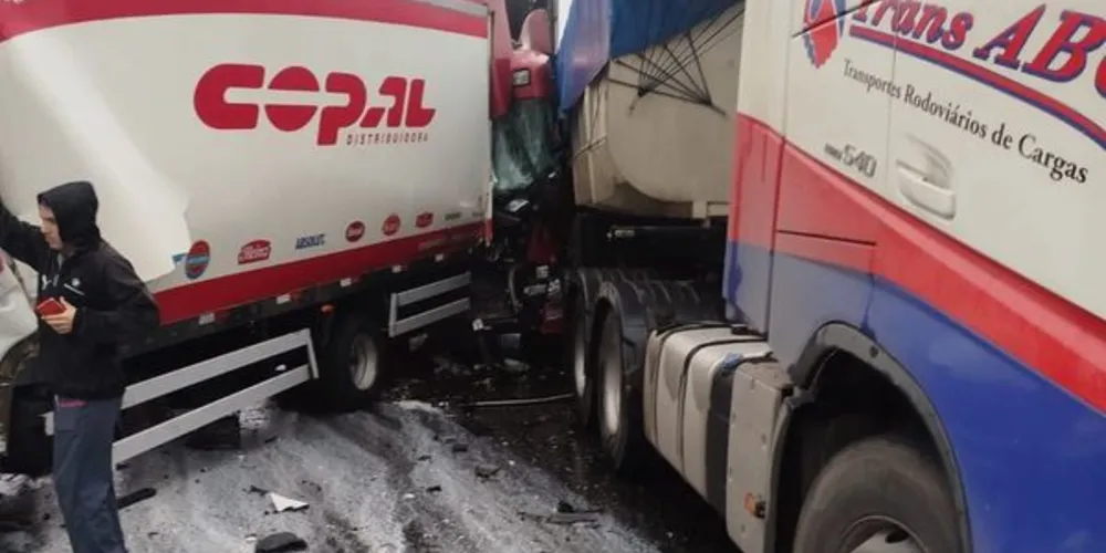 Engavetamento na BR-277 aconteceu na manhã desta quinta-feira (10)