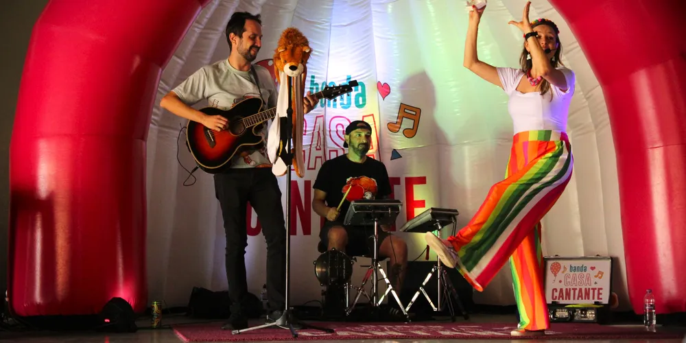 Banda é formada pelos artistas Joãozinho e Juliani Ribeiro