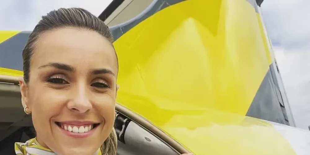 Indenização corresponde a 2/3 do salário da comissária