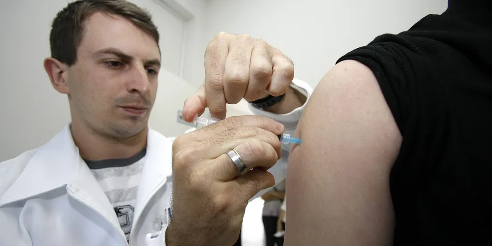 Paraná possui mais de 1.800 salas de vacinas