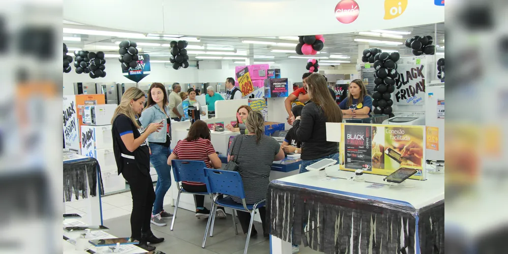 Diversas lojas da cidade já estão com descontos promocionais