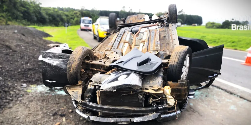 Veículo modelo Hyundai HB20 era ocupado por três pessoas